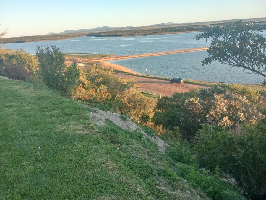 5 Bedroom Property for Sale in Paradise Beach Eastern Cape